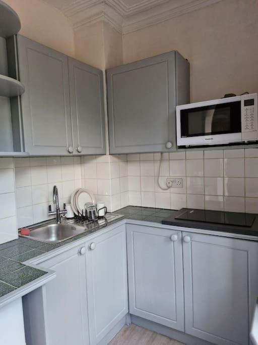 Bright Studio Apartment In A Perfect Location Лондон Экстерьер фото