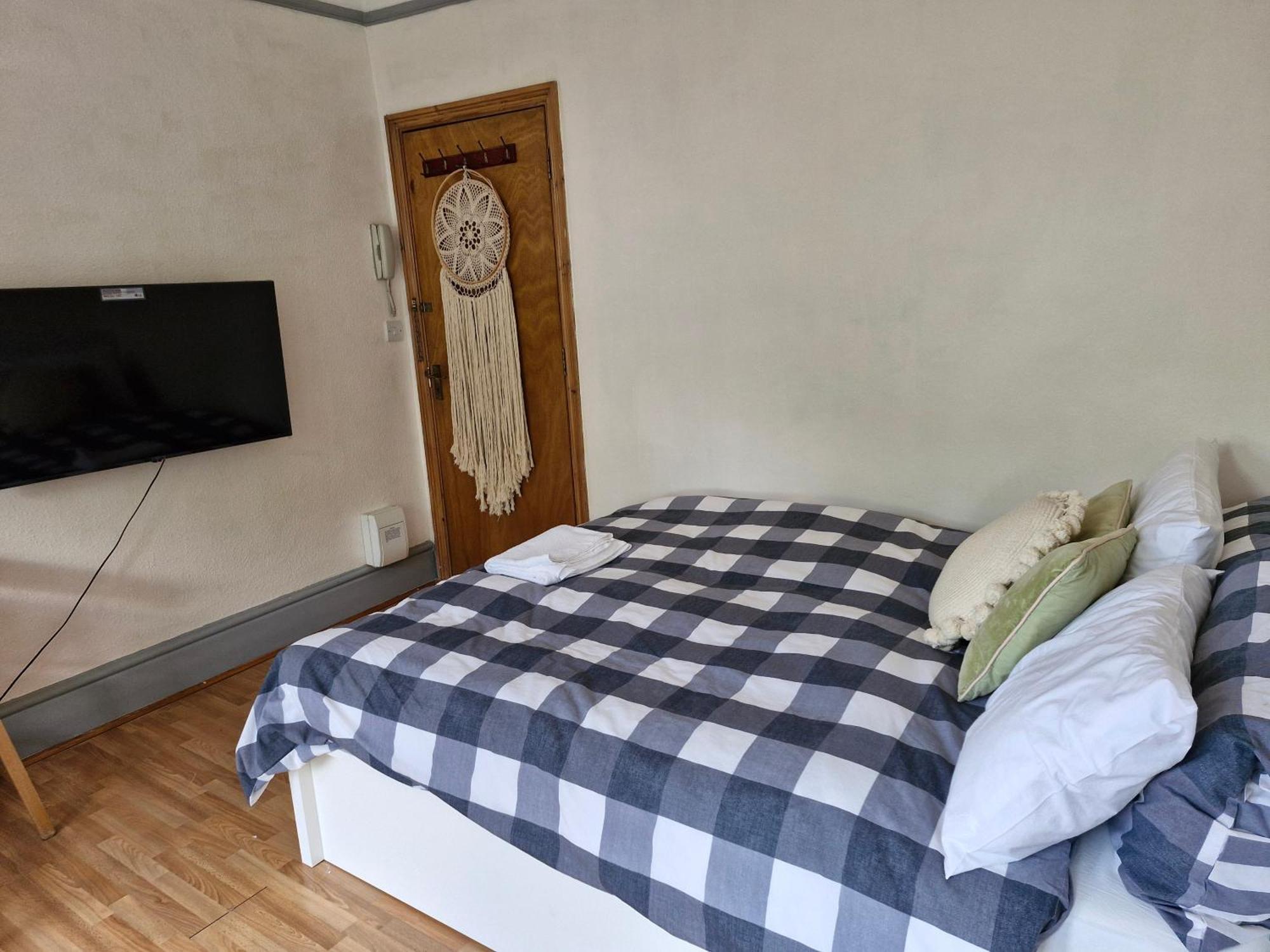 Bright Studio Apartment In A Perfect Location Лондон Экстерьер фото